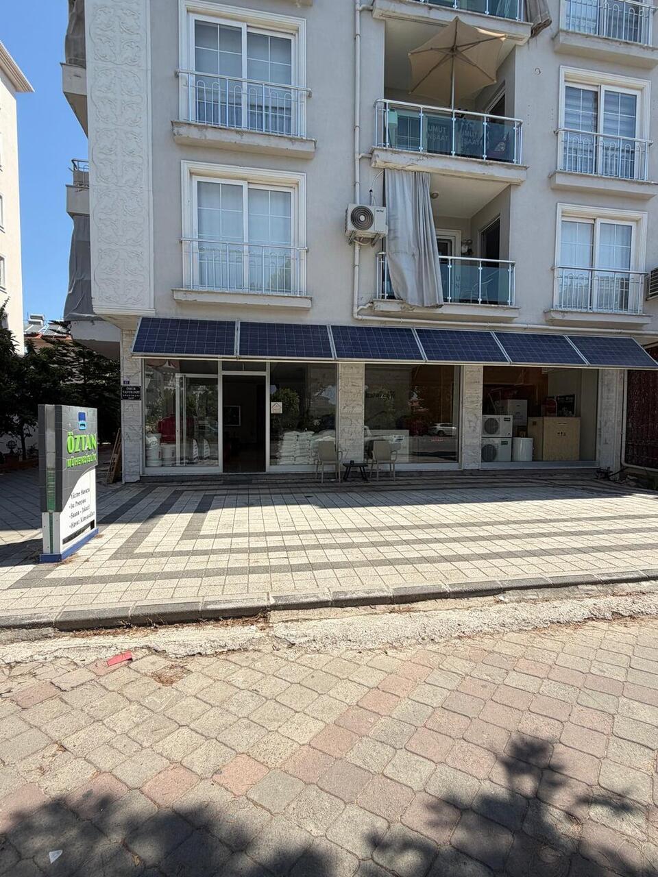 Mağaza girişi